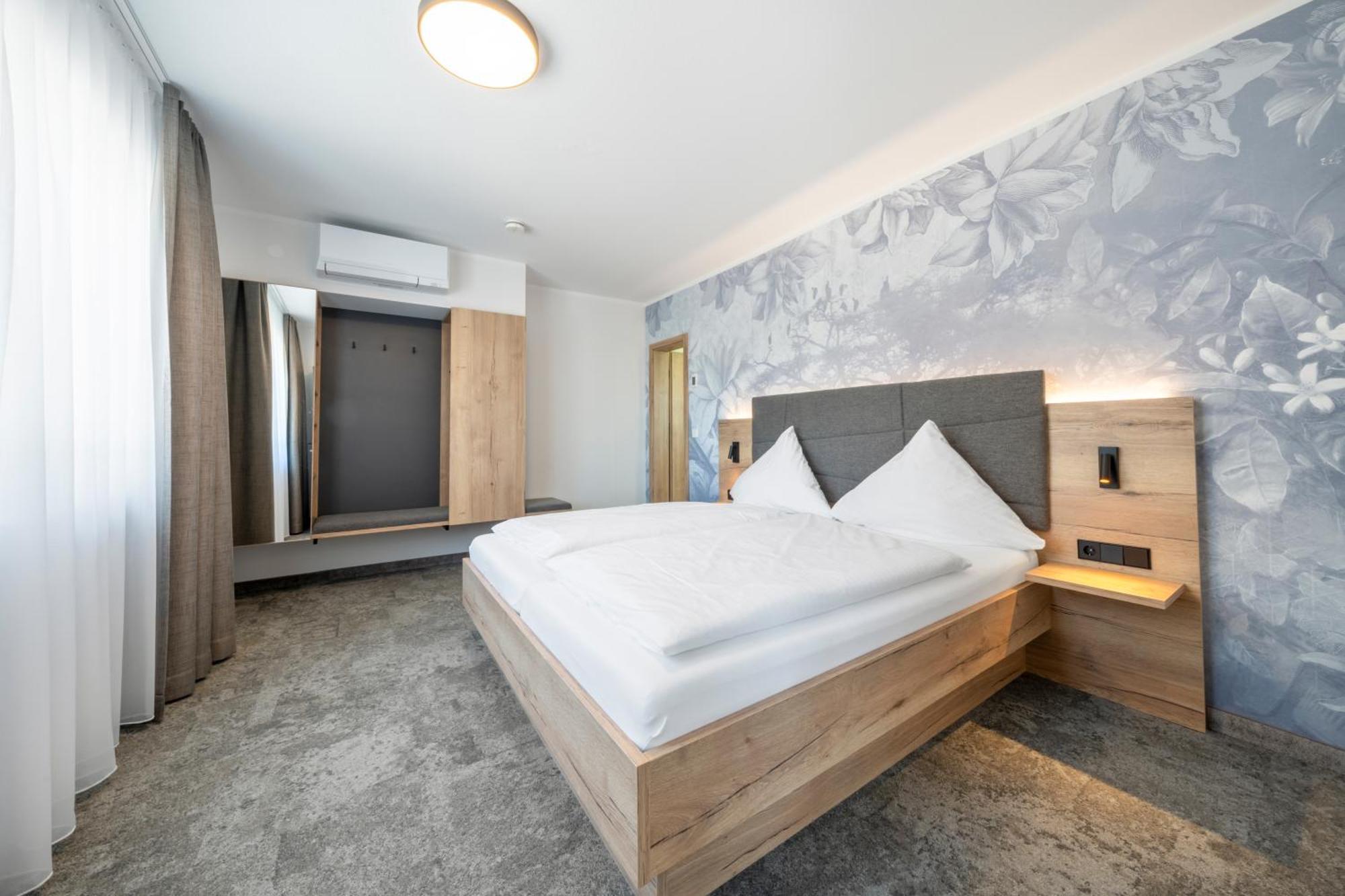 Koepfers Steinbuck Hotell Bischoffingen Exteriör bild